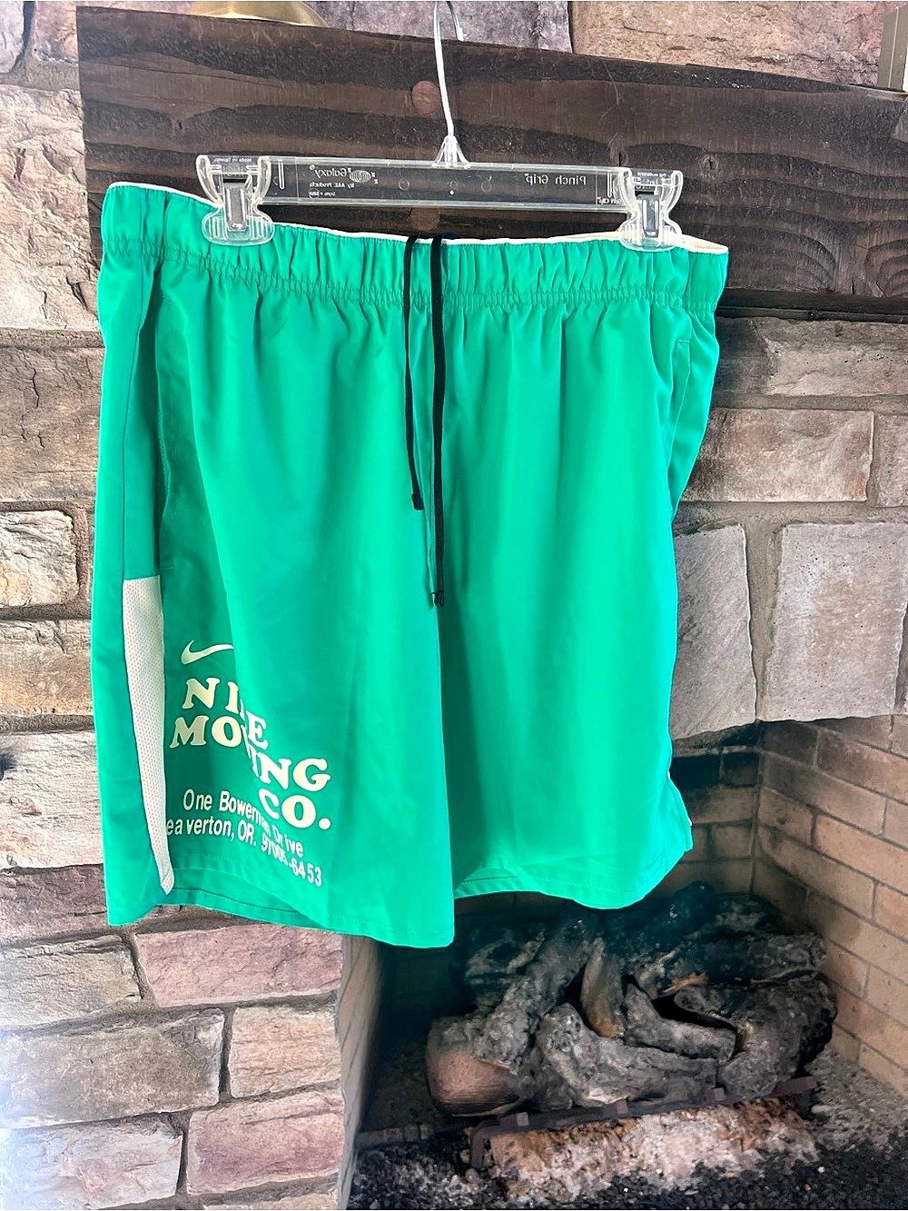 Nike Dri-FIT Challenger Moving Co. Shorts Green & Cream Medium